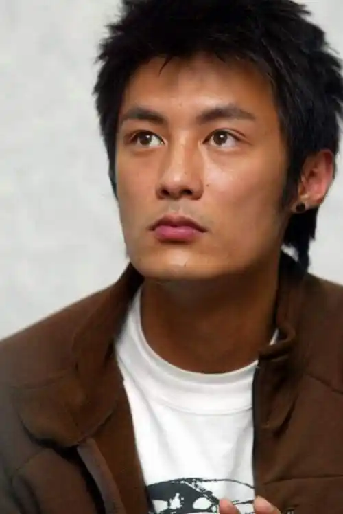 图文余文乐广州宣传百分百感觉