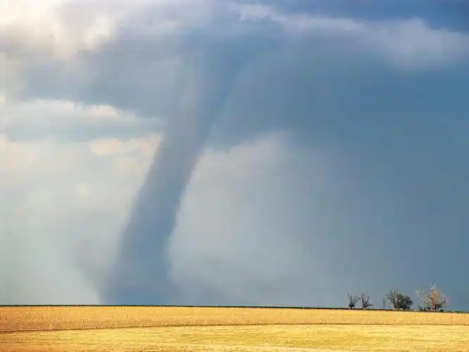 多角度龙卷风壁纸_风景_太平洋电脑网