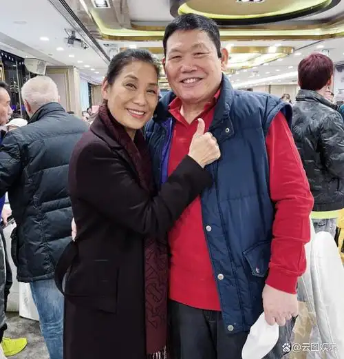 杨盼盼在个人社交账号上分享了私下聚会照和视频,曝光了自己的近况