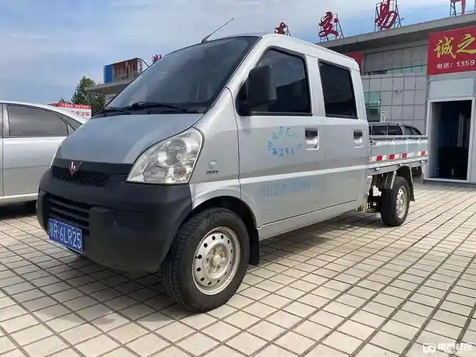 五菱荣光双排小货车出售