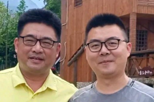 北海富豪舅舅买好特产,前往河南看郭威和许敏,幸福的一家