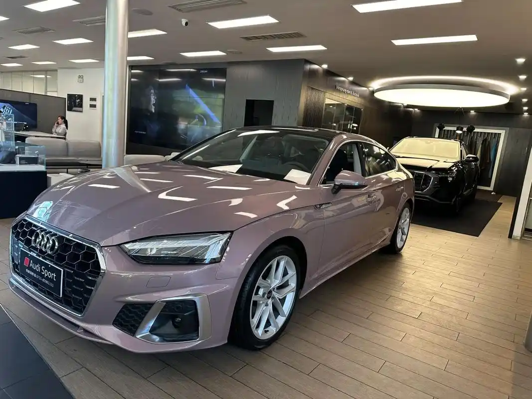 a5 sportback 40tfsi 时尚动感型致臻幻彩版 长沙奥迪a5冰莓粉它来了
