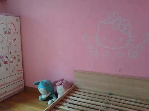 >"刷新"儿童房 立邦让我笃悠悠 原来的房子是粉色的风格 ,适合女孩子.