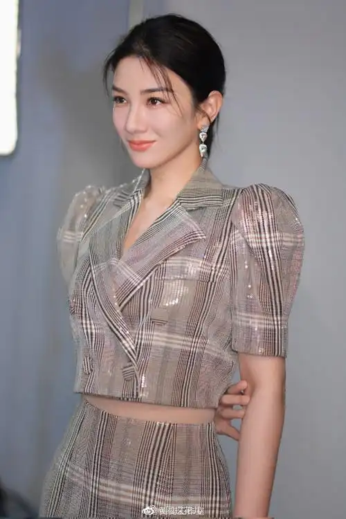 黄奕靠这张照片选上了上错花轿嫁对郎