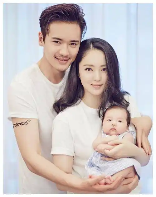 董璇透露与圈内人相亲,高云翔丑闻巨大影响下奋力重生!