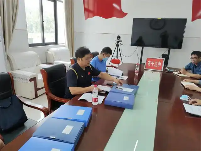 市教育技术装备站站长张贡献到市十三中开展安全稳定督查工作