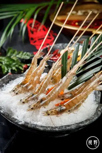 【渝利火锅】每天下午5点就开始排队的醉重庆味道摆盘都是艺术