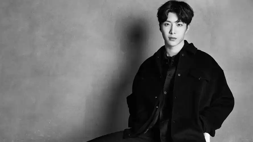 范丞丞冷峻帅气图片桌面壁纸壁纸