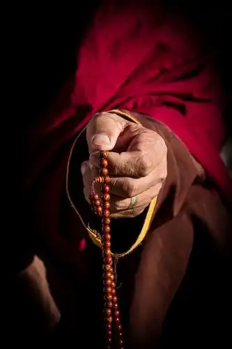 上一页 下一页 作品名称: 佛珠之手  作品描述:   拍摄地点: 五当召