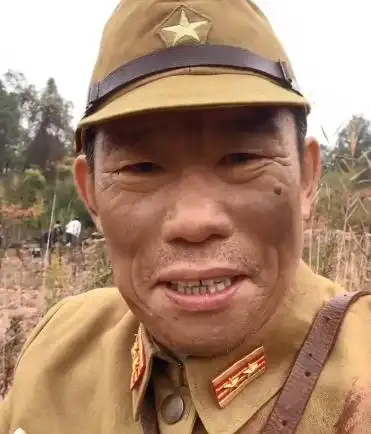 61岁《亮剑》大佐再演太君,一句八嘎获赞百万,演了一辈子日本兵_腾讯