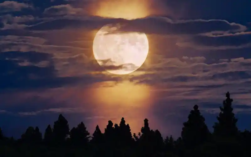 唯美月亮风景高清桌面壁纸