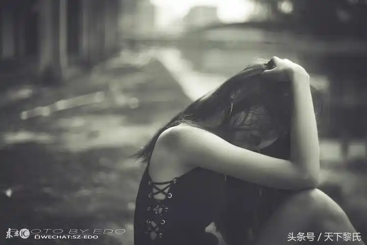 心情不好一个人喝点酒说说3