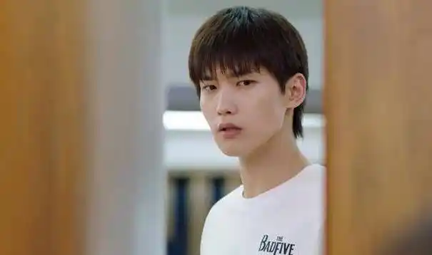 原创邢昭林长得也不算帅吧为啥能一直出演男主产量还如此之高