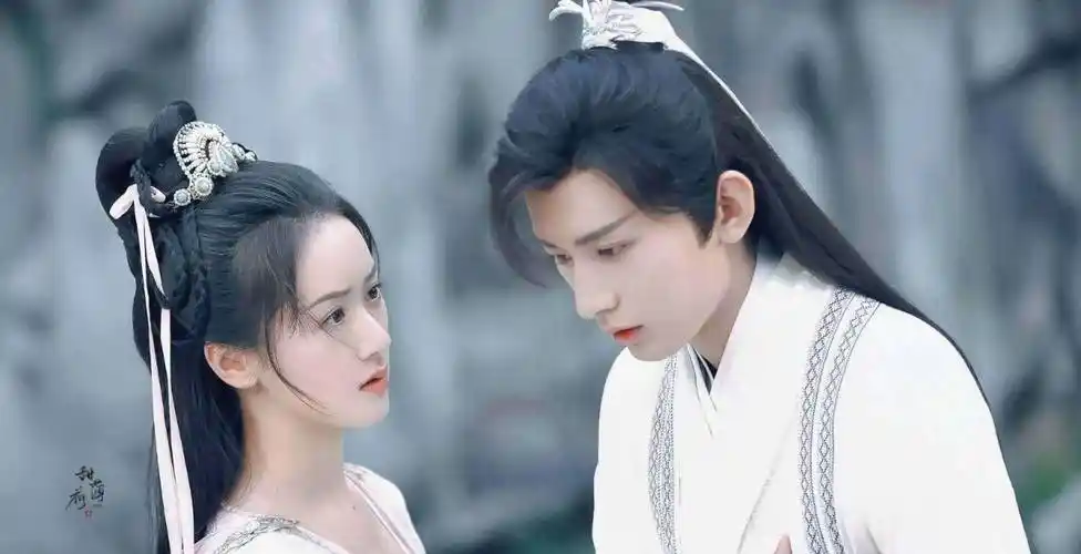 袁冰妍商务不断!