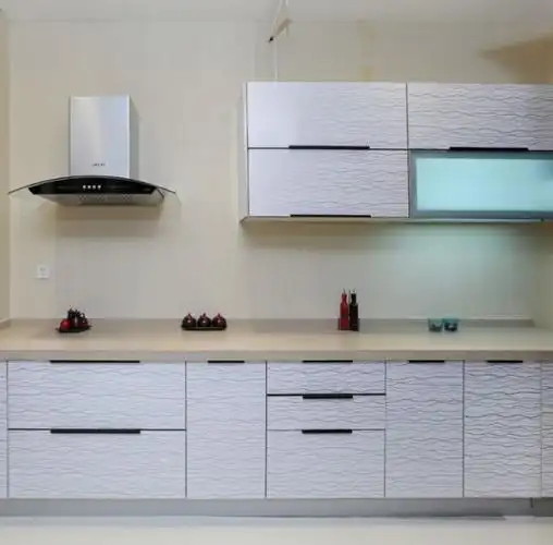 相较于其他材质,亚克力橱柜门的多彩,高亮度和易加工性也是独树一帜的