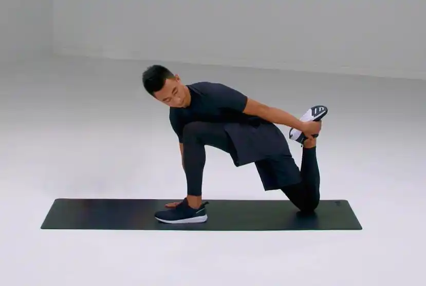 久坐必学——大腿前侧跪式拉伸__凤凰网