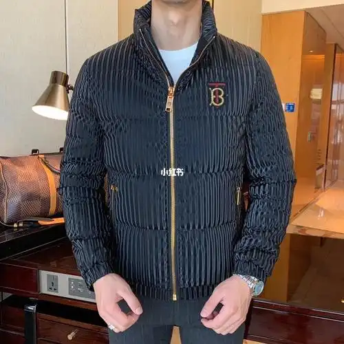 巴宝莉羽绒服,型男的冬日时尚装备