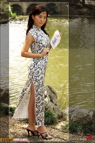 水乡旗袍美【旗袍风韵美女素材】