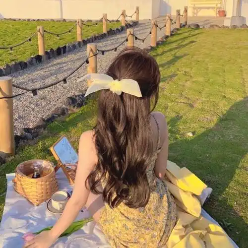 可爱女生头像背影