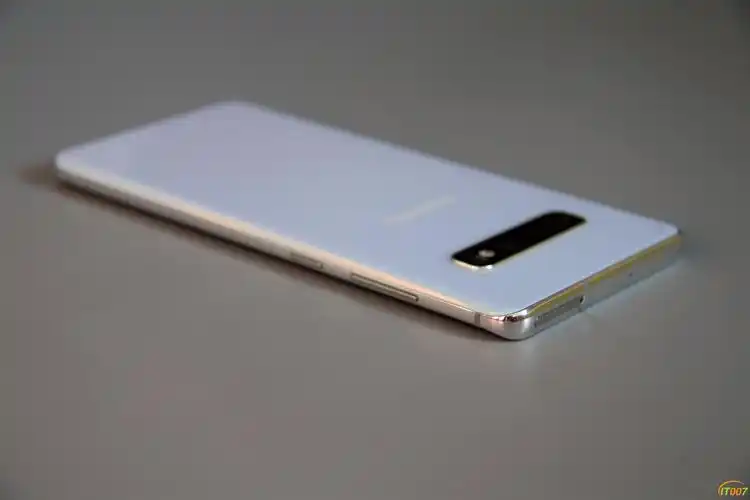 已出封贴卖一台三星galaxys108gb128gb皓玉白