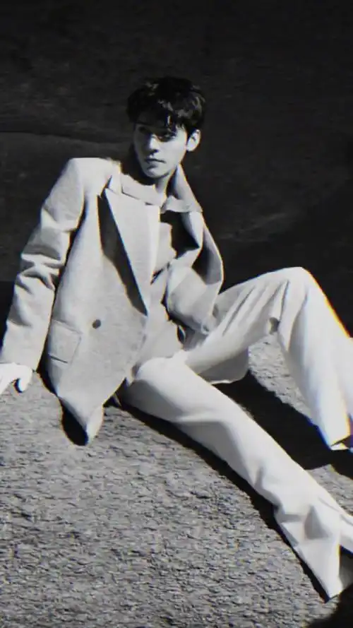 是谁家的冷酷帅哥～龚俊 男明星 颜值 气质 高冷 娱乐评论大赏-度小视