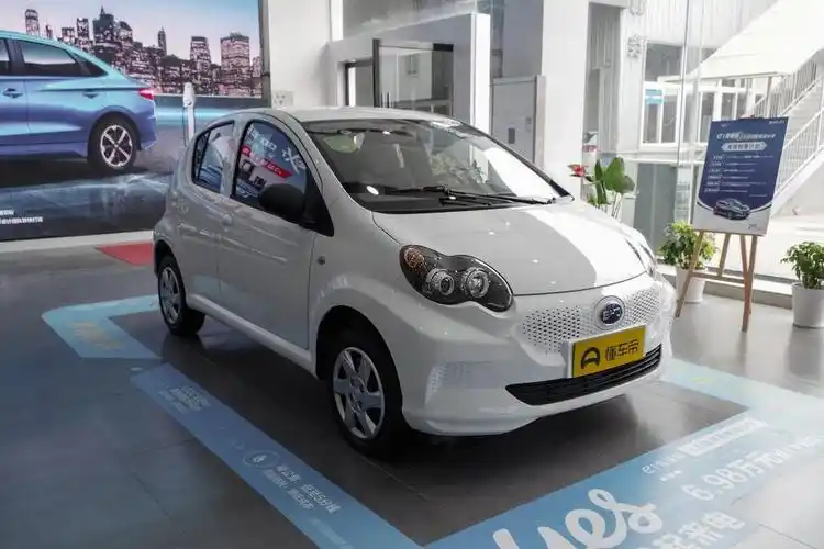 高颜值,长续航,六万块的通勤代步车,带你了解比亚迪e1