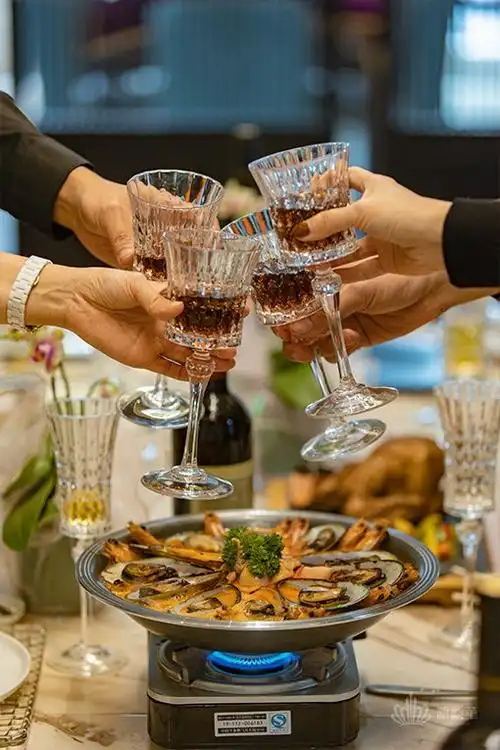 临湾飨宴西湖半岛高定私宴高阶聚首共飨非凡