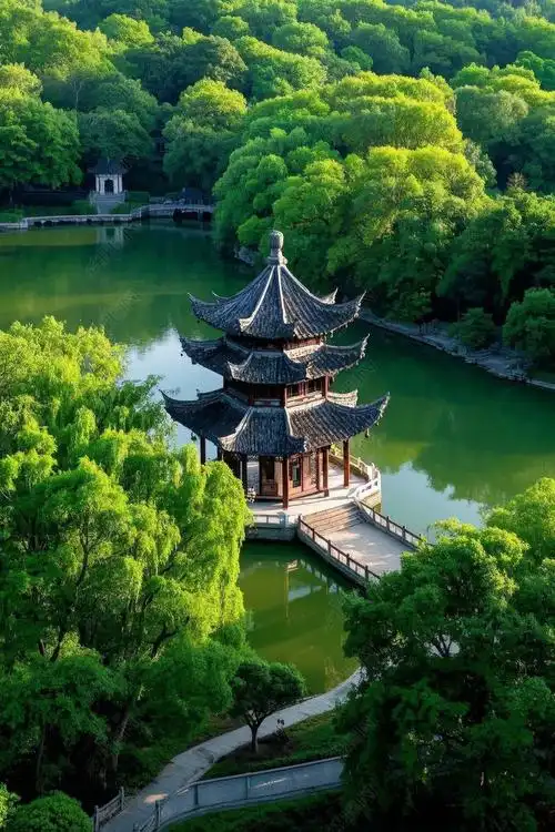 原创湖心亭的静谧时光园林的诗意画卷高清图片