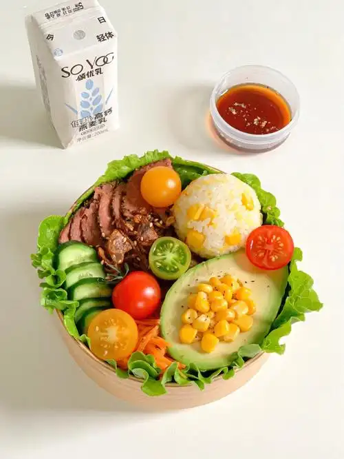 01植物牛肉轻食便当05颂优乳燕麦乳-食谱