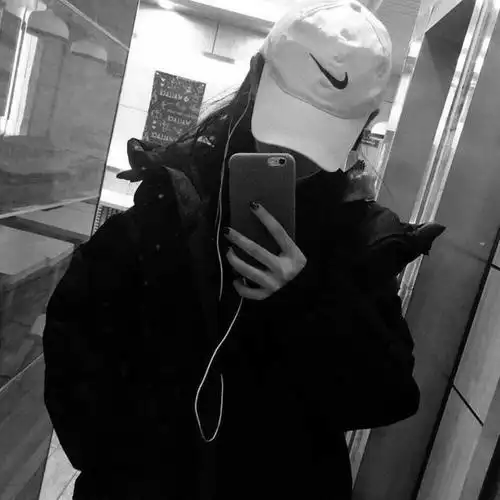 暗黑系超酷女生高清头像