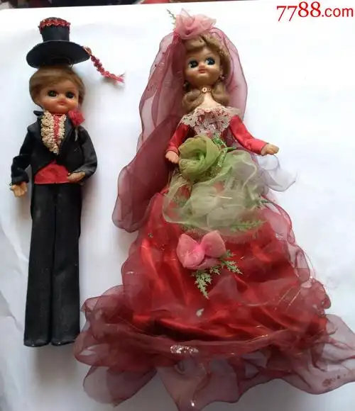 八十年代新娘新郎非常漂亮最完整一组配饰都全少见点图可放大