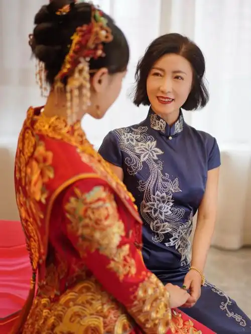 妈妈永远是女儿婚礼上的明星婚礼妈妈装