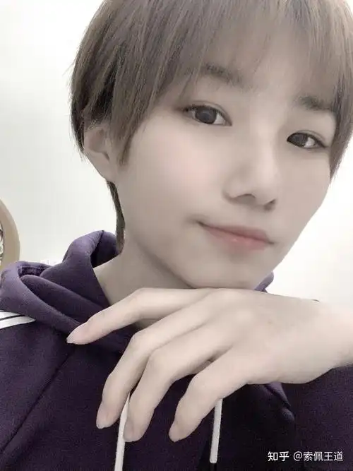 脖子长头小脸小的女生适合什么发型? - 知乎