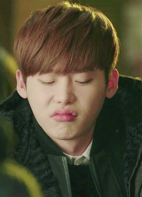 钟硕 新闻 我们李三岁拍照时不仅有随时可见的剪刀手,各种卖萌小表情