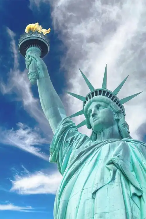 台风"卡奴"转弯吹向"琉球群岛"把美国的《自由女神像》吹飞!