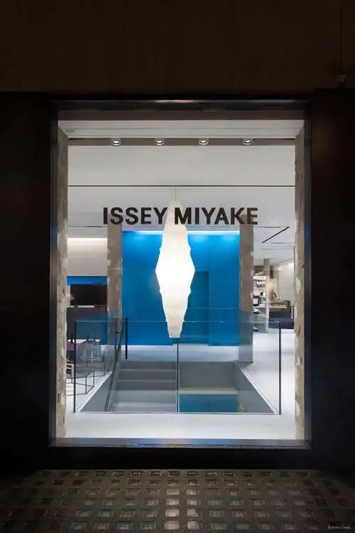 吉冈徳仁三宅一生伦敦旗舰店设计