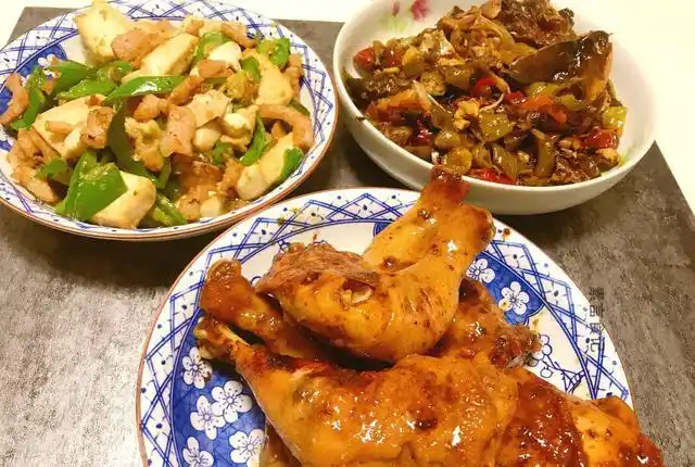 5口之家的晚餐做了3个菜晒到朋友圈网友心疼说量不够营养少