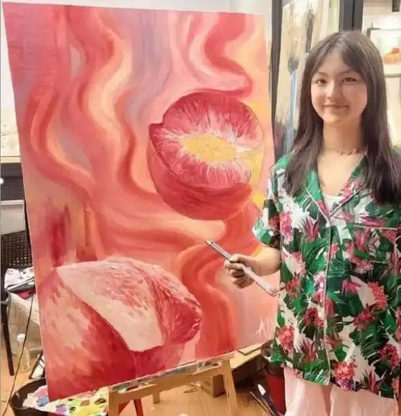 14岁的王诗龄,作为李湘女星的女儿,再度以她的绘画才华引起媒体和粉丝