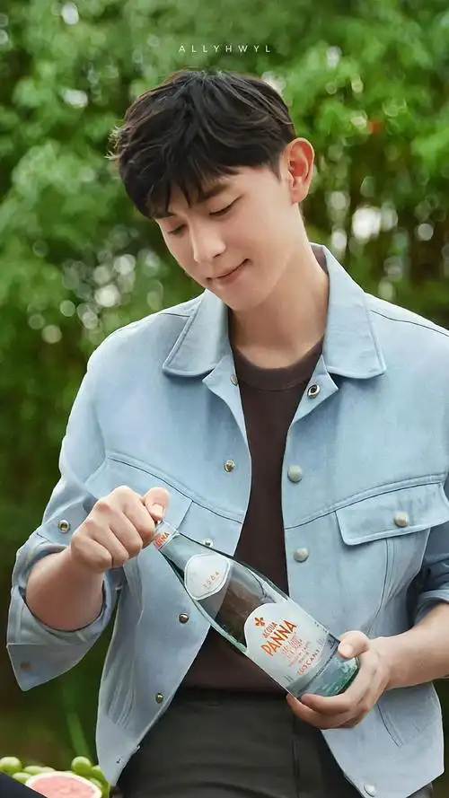 让我们欢迎可可爱爱的邓伦781578152021-10-21 00:41:15已