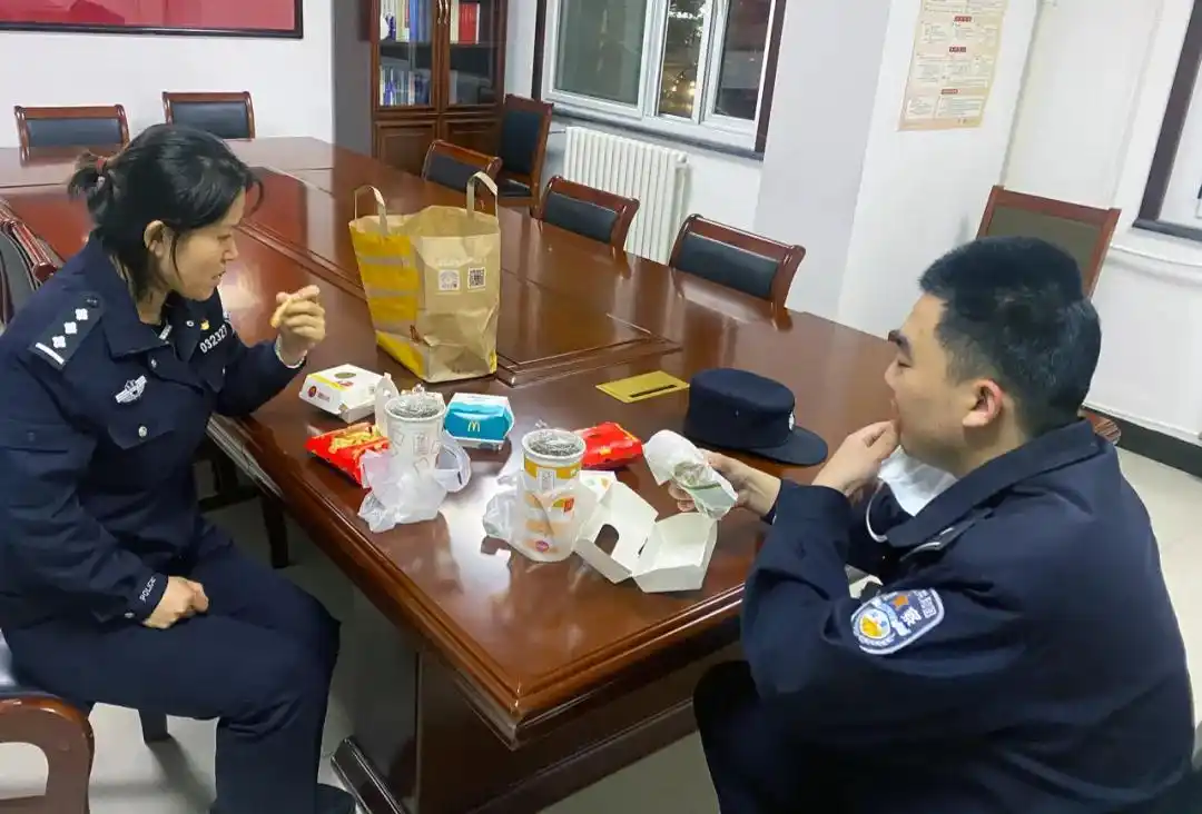 我在岗位上麦子店派出所的一天