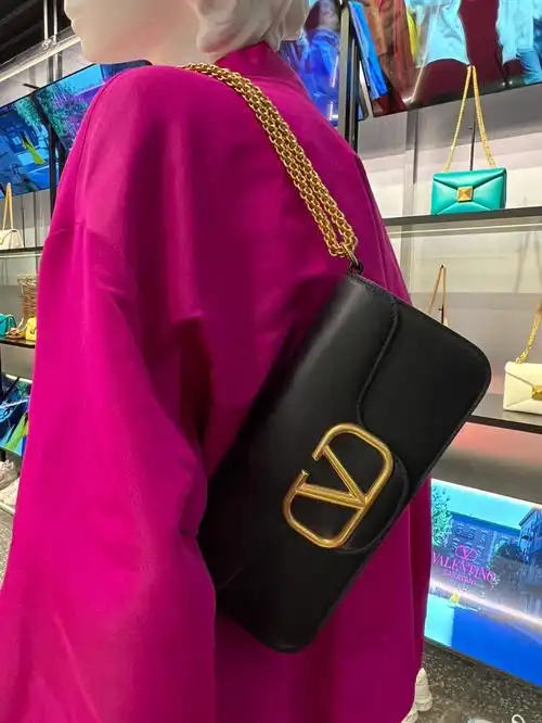 valentino华伦天奴loco包