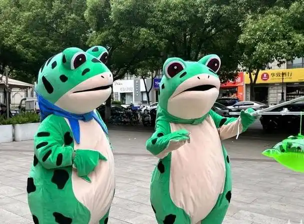 "卖崽青蛙"火遍网络,地摊经济再兴起