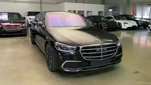 2021款奔驰s400到货打开车门亮起氛围灯霸气开始太美了