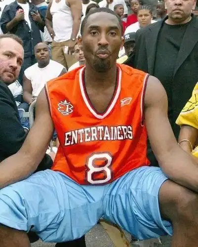 洛克公园的年轻科比了解下!