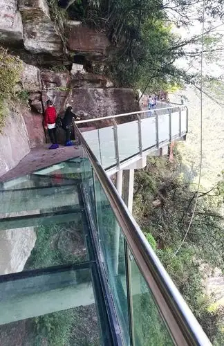 22【玉屏山玻璃栈道 柳江古镇】四川最长玻璃栈道,脚下千米悬崖,玩的