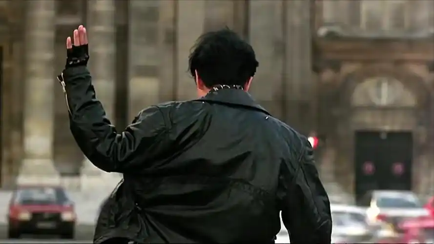 挥手转身也许就是一生