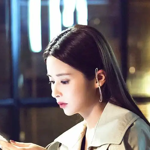 共146 件颖儿同款耳钉相关商品