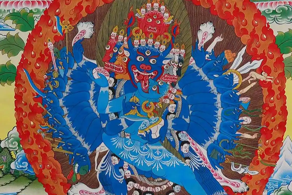 胜乐金刚拥抱的明妃为金刚亥母,又称为"多吉帕母",金刚亥母身为女相