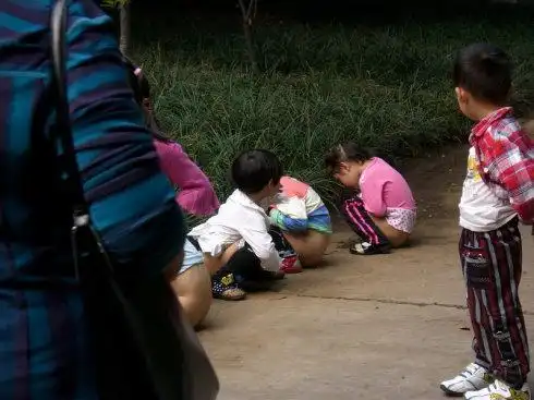 女孩的尿尿部位什么样