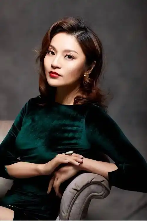 孟盛楠:从兰州走出的央视美女主持人,男友在雾中迷路了_观众_音乐